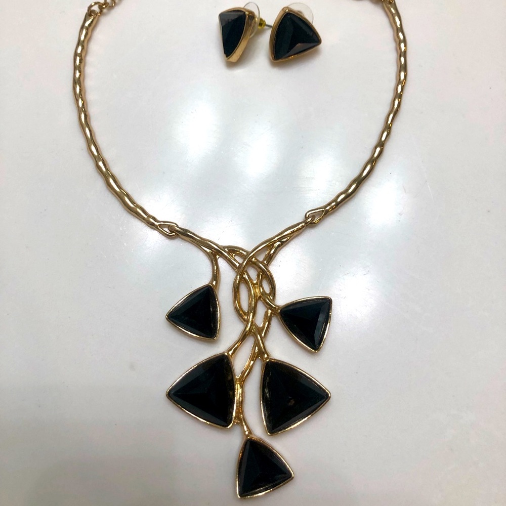 Earring and necklace set